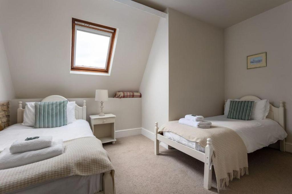Broadway House, 7 Bedroom, 6 Baths Сasa de vacaciones Cheltenham